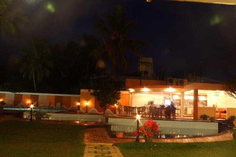 Paradise Beach Hotel Negombo Exterior foto