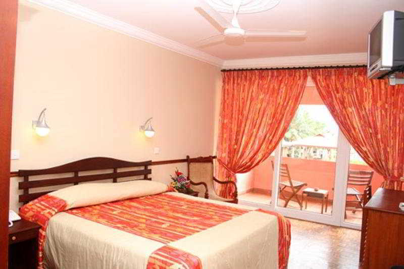 Paradise Beach Hotel Negombo Exterior foto