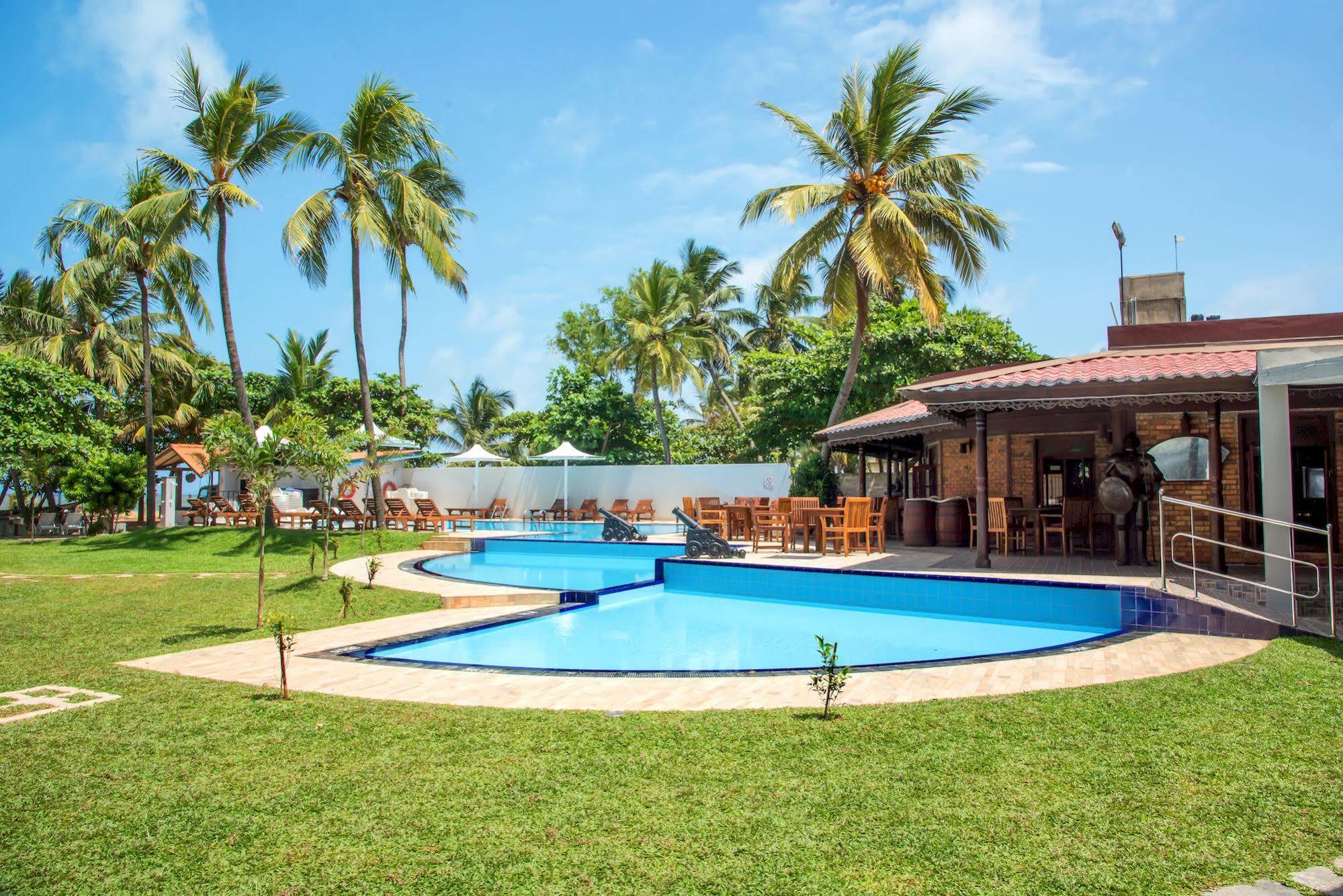 Paradise Beach Hotel Negombo Exterior foto