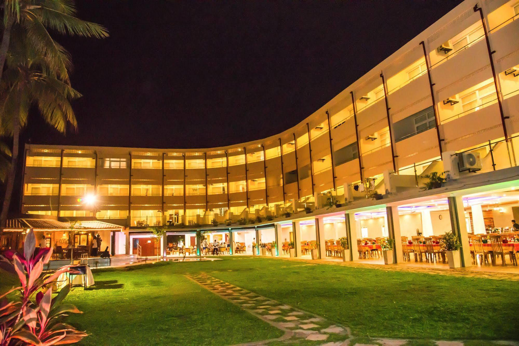 Paradise Beach Hotel Negombo Exterior foto